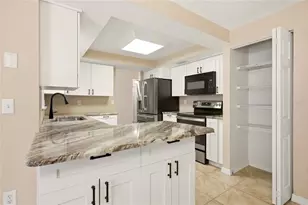 6807 36th Ave Dr W W, Bradenton, FL 34209 - Photo 13