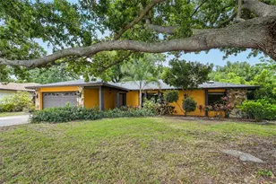 4873 Huntleigh Dr, Sarasota, FL 34233 - Photo 3