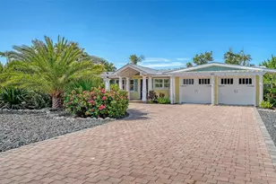 602 Buttonwood Dr, Longboat Key, FL 34228 - Photo 3