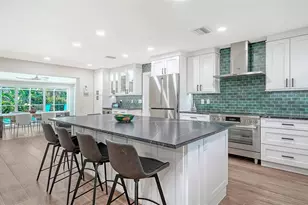 602 Buttonwood Dr, Longboat Key, FL 34228 - Photo 15