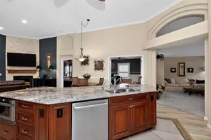 11717 Derbyshire Dr, Tampa, FL 33626 - Photo 13
