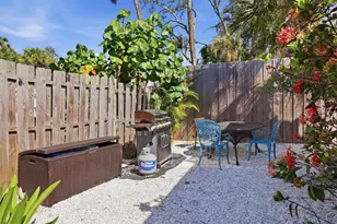 5128 Oxford Dr, Sarasota, FL 34242 - Photo 41