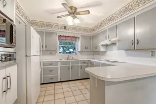 5938 Murdock Ave, Sarasota, FL 34231 - Photo 13