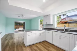3629 Egerton Cir, Sarasota, FL 34233 - Photo 15