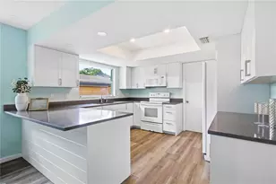 3629 Egerton Cir, Sarasota, FL 34233 - Photo 11