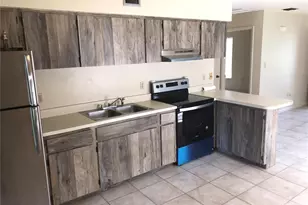 2806 46th Ave Dr W, Bradenton, FL 34207 - Photo 5