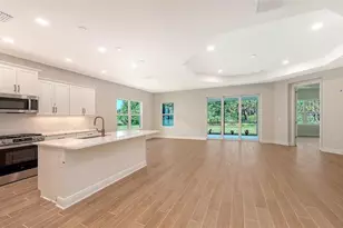 9940 Crystal Isles Cir, Sarasota, FL 34241 - Photo 7