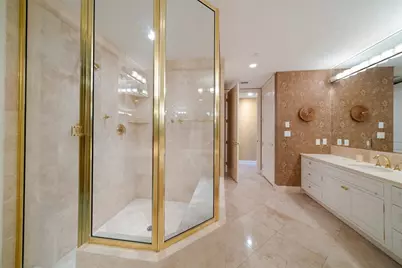 136 Golden Gate Point #602, Sarasota, FL 34236 - Photo 21