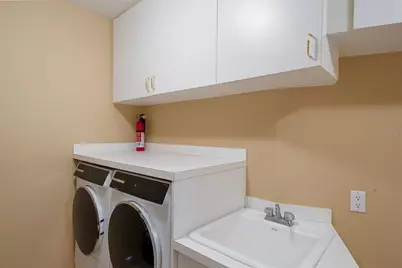 136 Golden Gate Point #602, Sarasota, FL 34236 - Photo 33