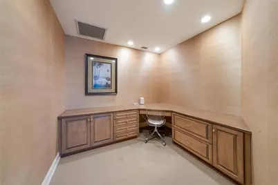 136 Golden Gate Point #602, Sarasota, FL 34236 - Photo 23