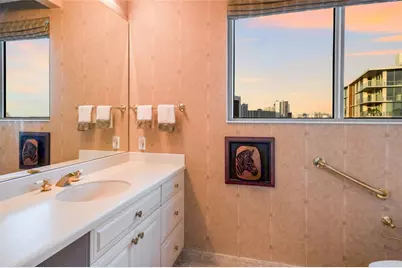 136 Golden Gate Point #602, Sarasota, FL 34236 - Photo 27