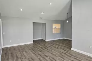 3625 57th Ave Dr W, Bradenton, FL 34210 - Photo 5