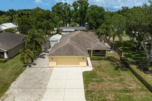 22 Christie Ave, Sarasota, FL 34232 - Photo 3