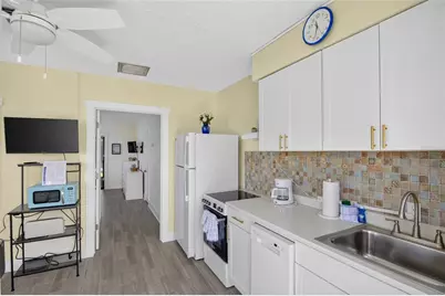 908 Villas Drive #10, Venice, FL 34285 - Photo 5