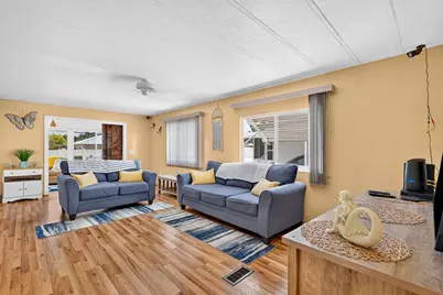 2107 Palma Sola Boulevard #17, Bradenton, FL 34209 - Photo 11