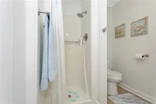 115 White Oak Way, Sarasota, FL 34237 - Photo 9