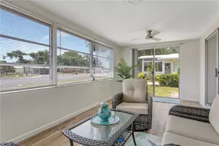 115 White Oak Way, Sarasota, FL 34237 - Photo 5