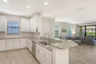 8729 Trattoria Ter, Sarasota, FL 34238 - Photo 15