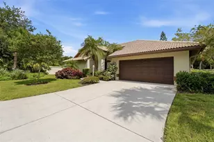 215 Carriage House Ln, Nokomis, FL 34275 - Photo 1
