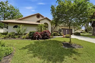 215 Carriage House Ln, Nokomis, FL 34275 - Photo 3