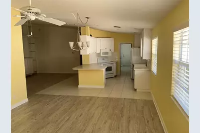 8004 Camminare Drive, Sarasota, FL 34238 - Photo 15