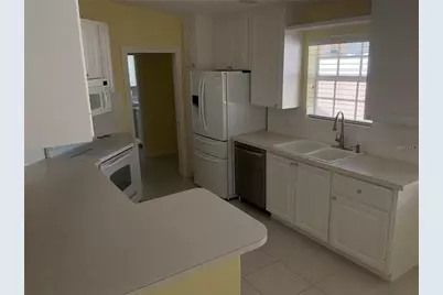 8004 Camminare Drive, Sarasota, FL 34238 - Photo 13