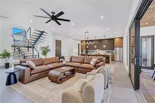 275 Lime Cir, Sarasota, FL 34237 - Photo 7