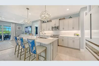 8542 Frangipani Terrace, Sarasota, FL 34240 - Photo 9