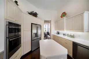 7058 Twin Hills Terrace, Lakewood Ranch, FL 34202 - Photo 17
