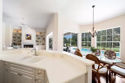 7058 Twin Hills Terrace, Lakewood Ranch, FL 34202 - Photo 21