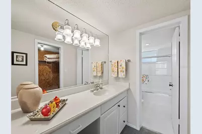 4350 Chatham Drive #105, Longboat Key, FL 34228 - Photo 25