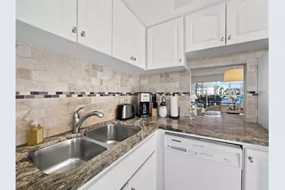 4350 Chatham Drive #105, Longboat Key, FL 34228 - Photo 7