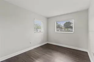 5404 Laurelwood Pl, Sarasota, FL 34232 - Photo 17