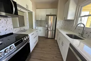 3335 Dudley St, Sarasota, FL 34235 - Photo 7