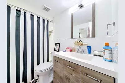 4050 4th Street N #304, Saint Petersburg, FL 33703 - Photo 17