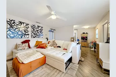 4050 4th Street N #304, Saint Petersburg, FL 33703 - Photo 11
