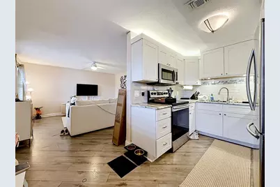 4050 4th Street N #304, Saint Petersburg, FL 33703 - Photo 3