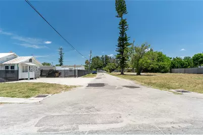 1206 27th Avenue W, Bradenton, FL 34205 - Photo 9