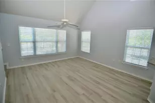 5621 Bidwell Pkwy, Sarasota, FL 34233 - Photo 5