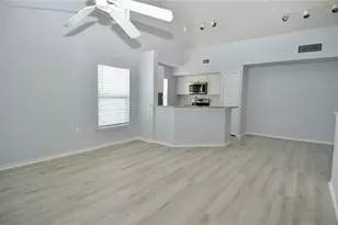 5621 Bidwell Pkwy, Sarasota, FL 34233 - Photo 7