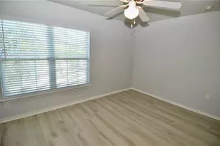 5621 Bidwell Pkwy, Sarasota, FL 34233 - Photo 9