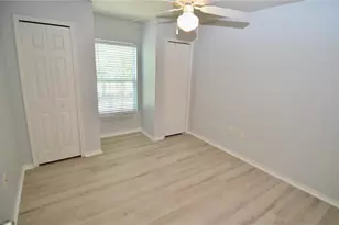 5621 Bidwell Pkwy, Sarasota, FL 34233 - Photo 17