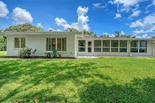 2465 Foster Ln, Sarasota, FL 34239 - Photo 43