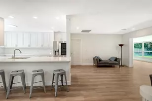 2465 Foster Ln, Sarasota, FL 34239 - Photo 13