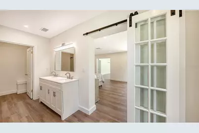 2465 Foster Lane, Sarasota, FL 34239 - Photo 31