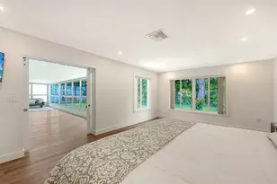 2465 Foster Ln, Sarasota, FL 34239 - Photo 29