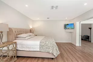 2465 Foster Ln, Sarasota, FL 34239 - Photo 27