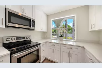 2465 Foster Lane, Sarasota, FL 34239 - Photo 17