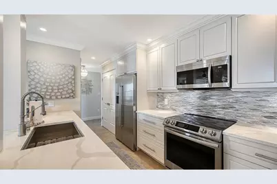 174 Golden Gate Point #22, Sarasota, FL 34236 - Photo 13