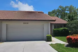 3902 Wilshire Dr, Sarasota, FL 34238 - Photo 3